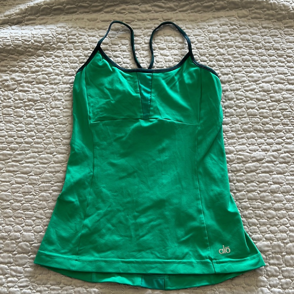 Built in bra alo yoga workout top size small